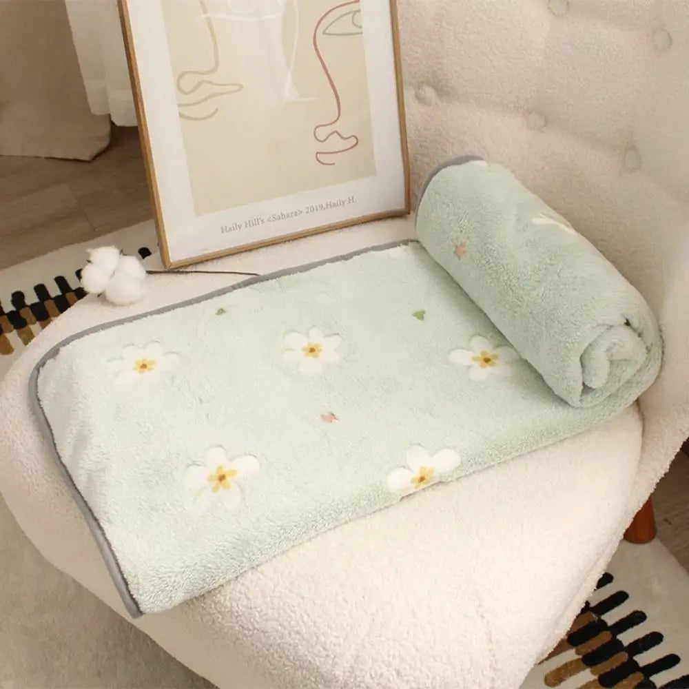 Pet Comfortable Blanket Cute Pattern Dogs Bed Blanket Warm Breathable Warm Cat Blanket Velvet Comfortable Puppy Sleep Mat Autumn