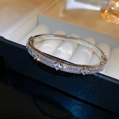 Zircon Flower Bracelet Stylish, Simple, and Versatile
