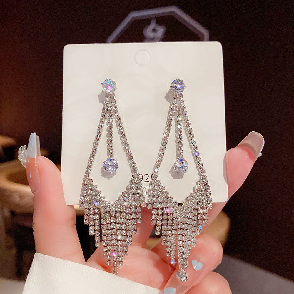 Light Luxury Pearl Earrings